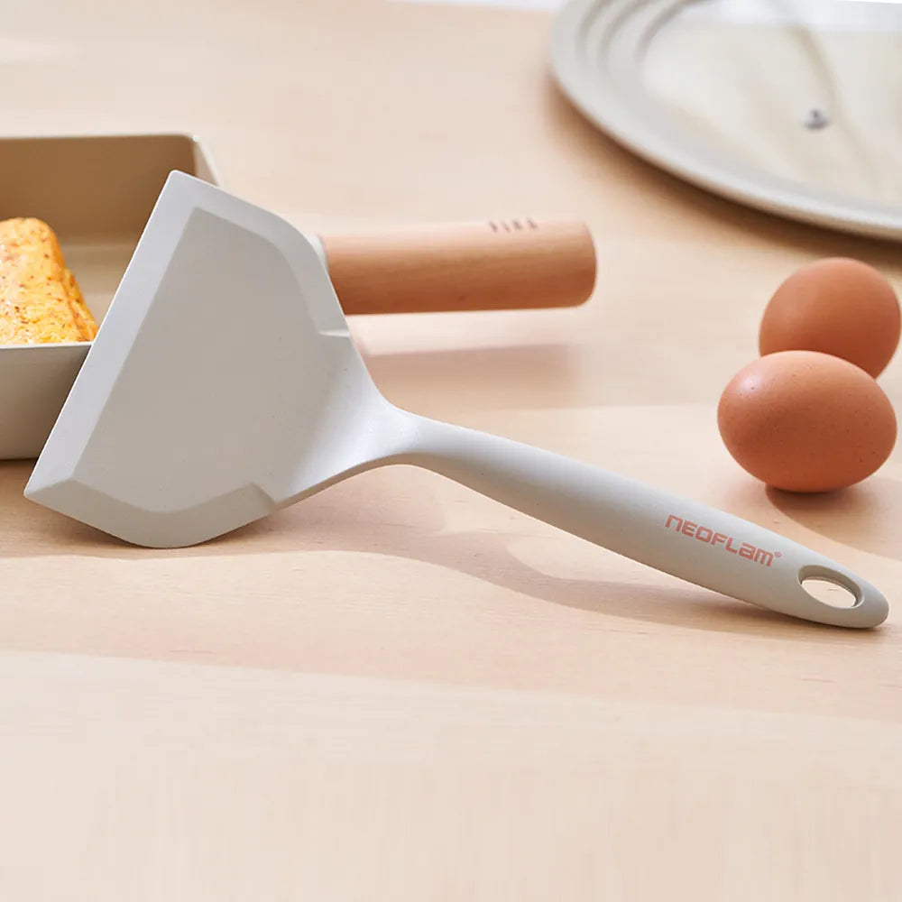 Premium Spatula for Egg Roll Ema's Table